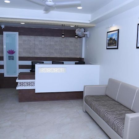 Hotel Lotus Chandrapur Exteriör bild
