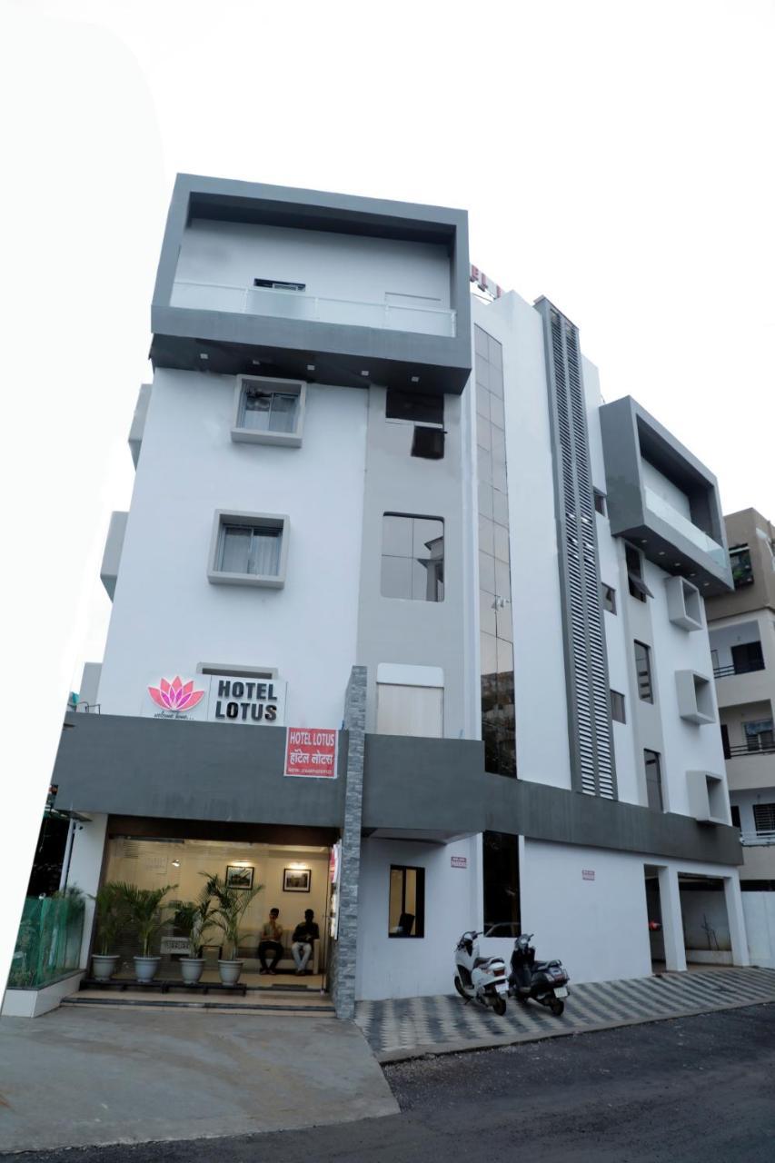 Hotel Lotus Chandrapur Exteriör bild