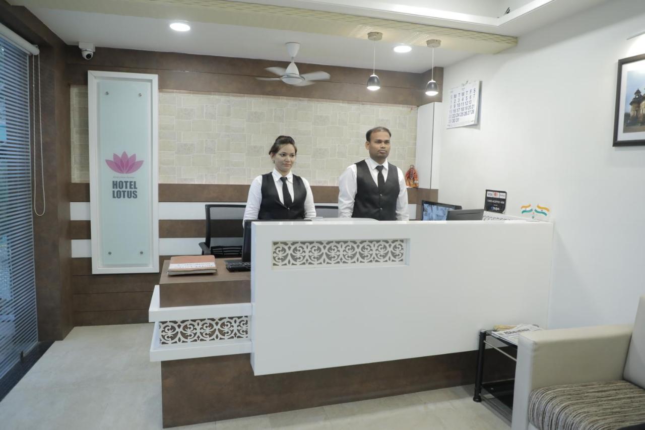 Hotel Lotus Chandrapur Exteriör bild