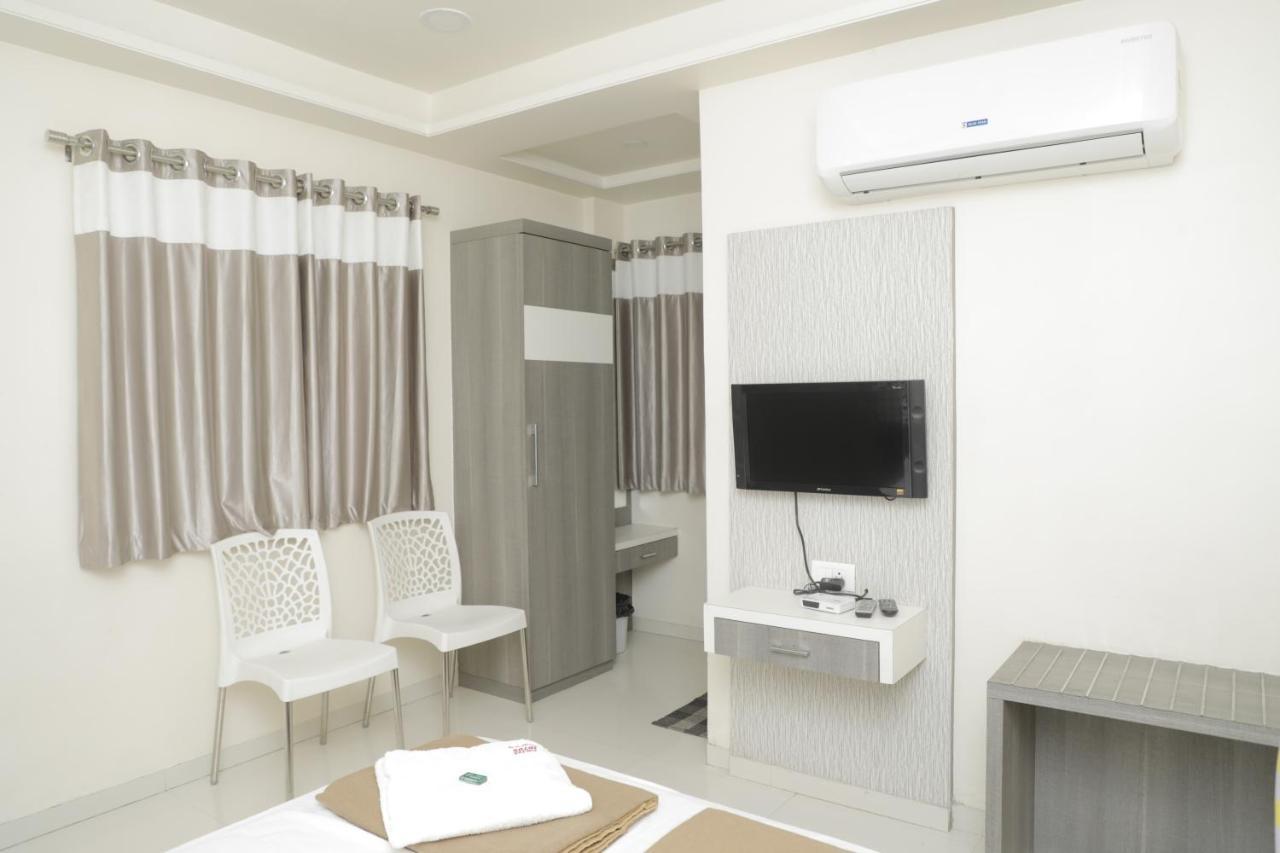 Hotel Lotus Chandrapur Exteriör bild