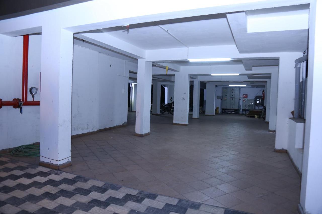 Hotel Lotus Chandrapur Exteriör bild