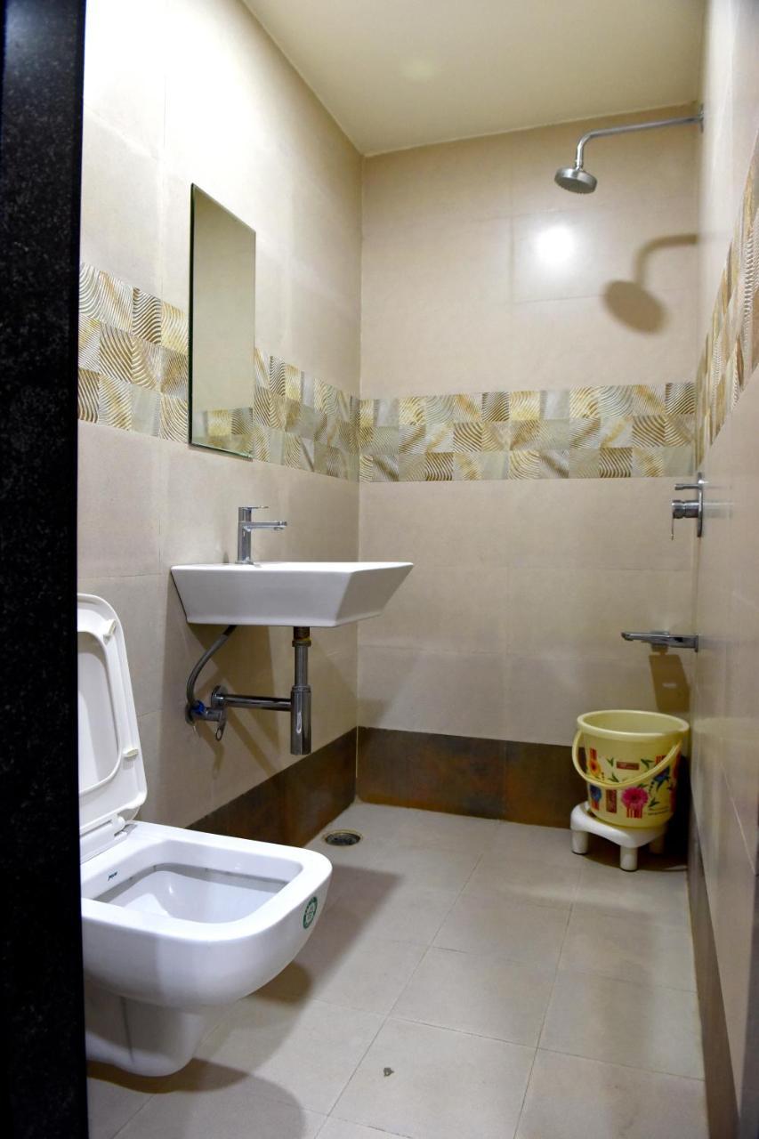 Hotel Lotus Chandrapur Exteriör bild