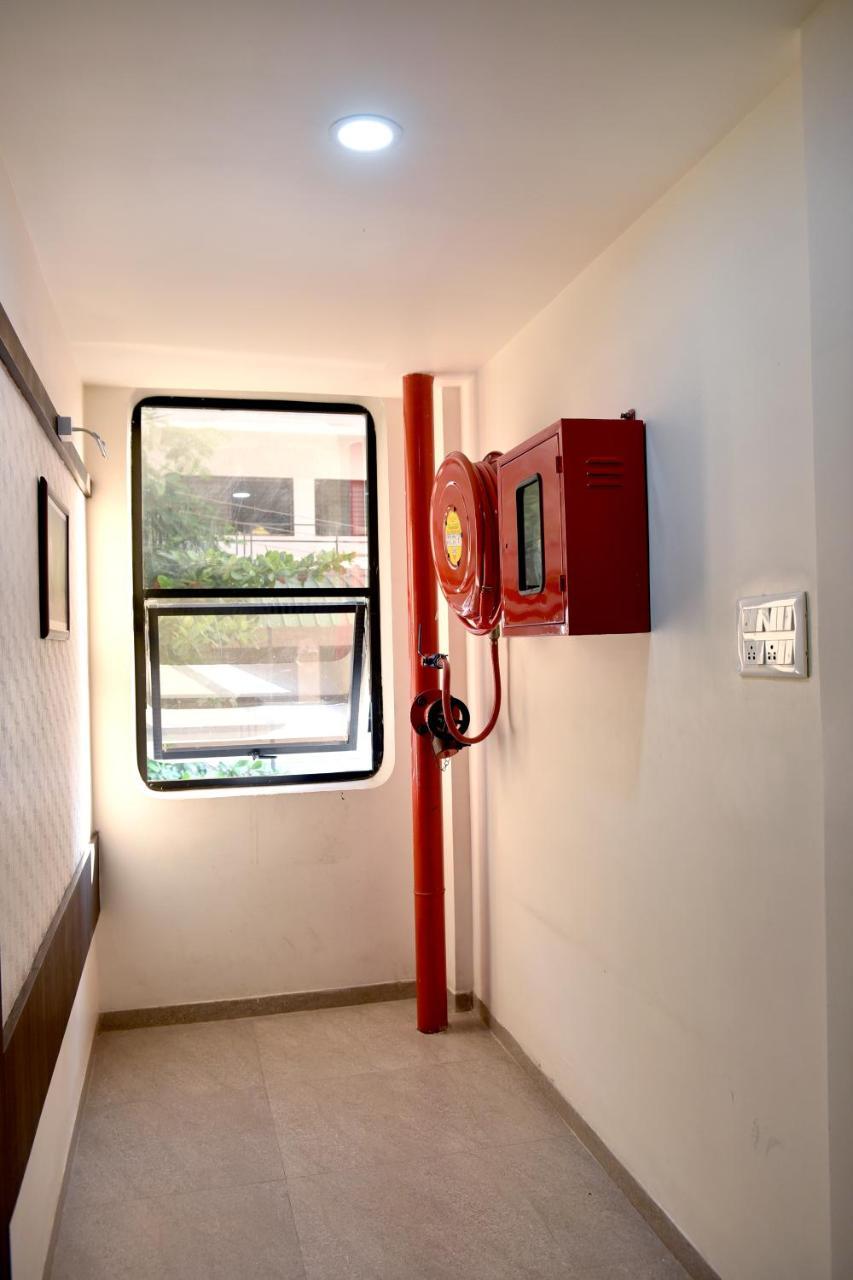 Hotel Lotus Chandrapur Exteriör bild