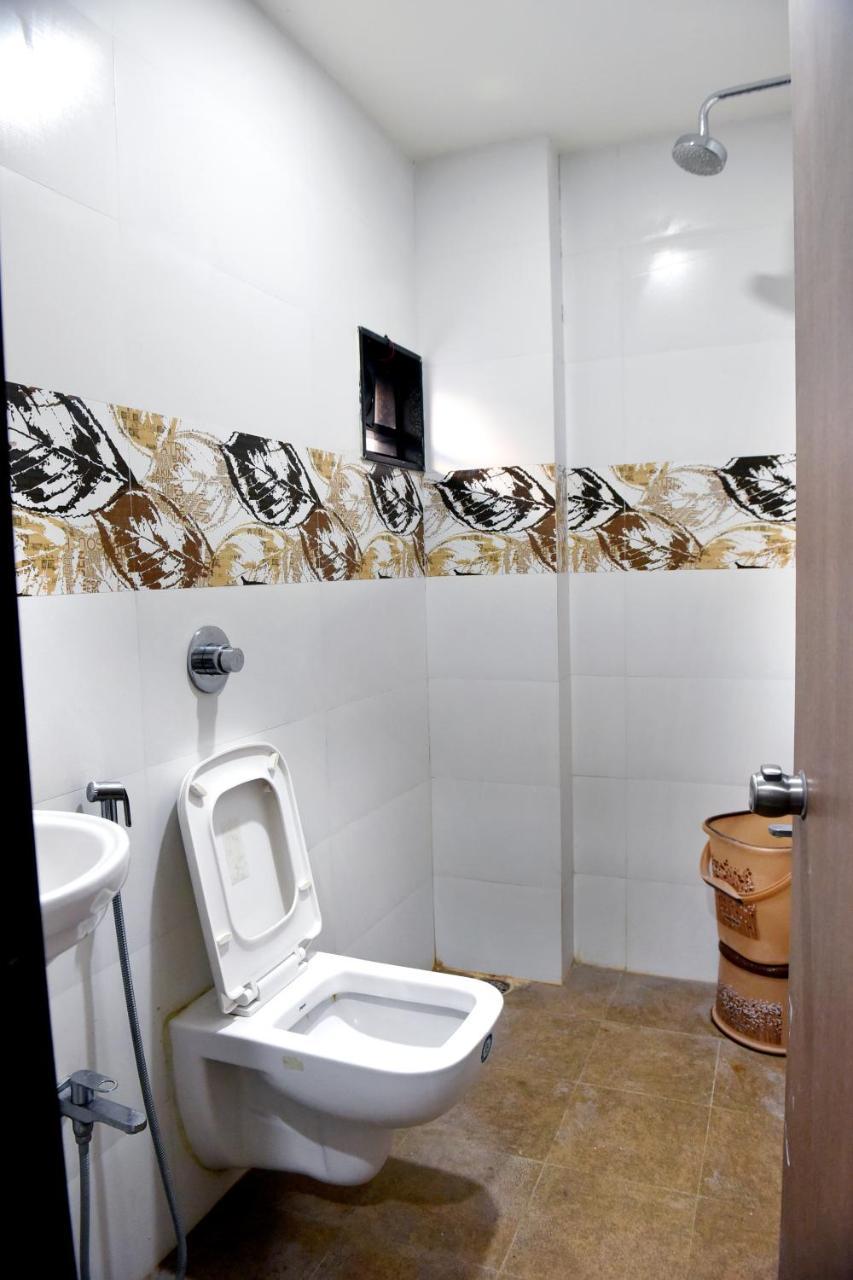 Hotel Lotus Chandrapur Exteriör bild