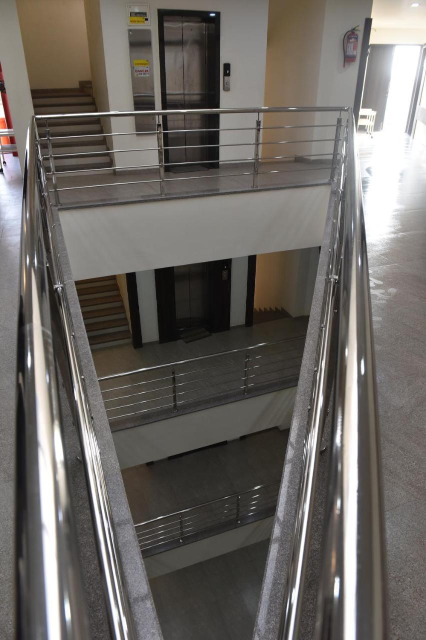 Hotel Lotus Chandrapur Exteriör bild